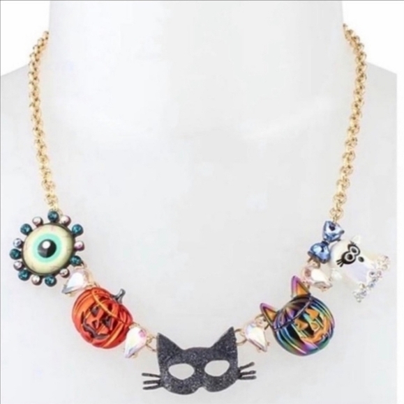 🔹️ Betsey Johnson🔹️ Halloween revival  Necklace gloves in dark ✨️👻 - Picture 1 of 7
